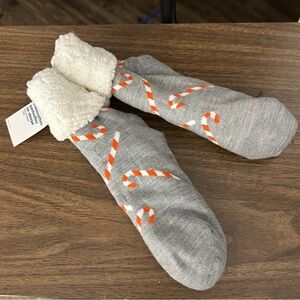 ❤️NWT Cozy Gray Candy Cane Socks Sherpa
Slipper Socks OS